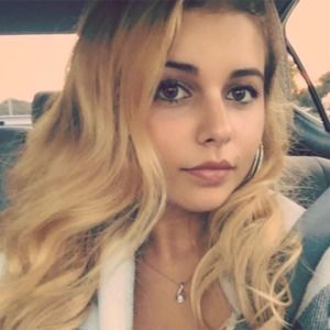 Meet your Posher, Adelina